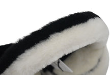Load image into Gallery viewer, 極美品 CHANEL シャネル イヤーマフ シアリング ココマーク ブラック ホワイト AA7836B06521 中古 55783