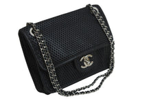 Load image into Gallery viewer, 新品同様 CHANEL シャネル ショルダーバッグ 17番台 フレンチリビエラ パンチングレザー ブラック シルバー金具 中古 55797