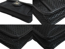 Load image into Gallery viewer, 新品同様 CHANEL シャネル ショルダーバッグ 17番台 フレンチリビエラ パンチングレザー ブラック シルバー金具 中古 55797