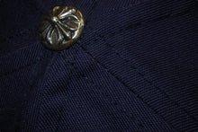 Load image into Gallery viewer, 新品未使用 CHROME HEARTS クロムハーツ 5パネル ベースボールキャップ CHキャップ ネイビー ホワイト シルバー925 フリー 55811
