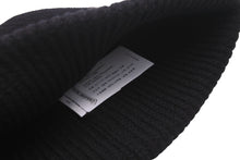 Load image into Gallery viewer, 新品未使用 CHROME HEARTS クロムハーツ ニットキャップ ニット帽 クロスパッチ セメタリー クロスパッチ シルバー 中古 55815