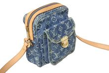 Load image into Gallery viewer, 極美品 LOUIS VUITTON ルイヴィトン ショルダーバッグ モノグラムデニムカメラバッグ M95348 ブルー ゴールド金具 中古 55825