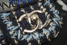 Load image into Gallery viewer, 極美品 CHANEL シャネル ショルダーバッグ パッチワーク マルチカラー ブルー ツイード デニム シルバー金具 21番台 中古 55862