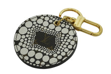 【極美品】LOUIS VUITTON キーホルダーチャーム 極美品 LOUIS VUITTON ルイヴィトン×草間彌生 キーホルダー キー