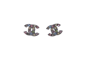 極美品 CHANEL シャネル ピアス アクセサリー ココマーク 05A刻印 2005年秋 シルバー マルチカラーラインストーン 1g 中古 55885