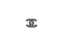 Load image into Gallery viewer, 極美品 CHANEL シャネル ピアス アクセサリー ココマーク 05A刻印 2005年秋 シルバー マルチカラーラインストーン 1g 中古 55885