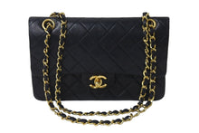 Load image into Gallery viewer, CHANEL シャネル マトラッセ Wフラップ チェーン ショルダーバッグ 0番台 ラムスキン ヴィンテージ ゴールド金具 良品 中古 55890