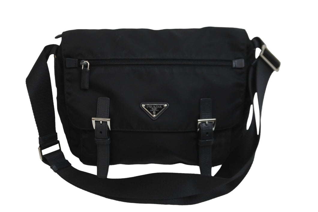 PRADA プラダショルダーバッグ メッセンジャー トライアングルロゴ ブラックナイロン 1BD671 黒 美品 中古 55895 