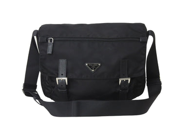 極美品 PRADA プラダショルダーバッグ メッセンジャー トライアングルロゴ ブラック ナイロン 1BD671 ブラック 中古 55903 