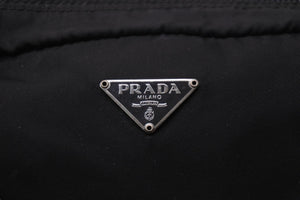 PRADA プラダ ポーチ トライアングルロゴ ブラック ナイロン シルバー 金具 良品 中古 55904 