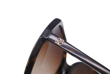 Load image into Gallery viewer, CHANEL シャネル ココマーク ブラウン サングラス メガネ 5204A サイズ60□17-135 イタリア製 美品 中古 55912
