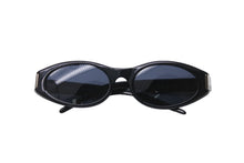 Load image into Gallery viewer, GUCCI グッチ サングラス ブラック ブルー アイウェア 小物 ロゴ シルバー金具 55□20 GG2411 ブラック 美品 中古 55914