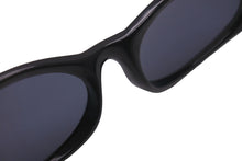 Load image into Gallery viewer, GUCCI グッチ サングラス ブラック ブルー アイウェア 小物 ロゴ シルバー金具 55□20 GG2411 ブラック 美品 中古 55914