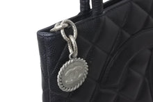 Load image into Gallery viewer, CHANEL シャネル ハンドバッグ 復刻トート A01804 ココマーク キャビアスキン ブラック シルバー金具 美品 中古 55926