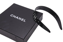 Load image into Gallery viewer, CHANEL シャネル ヘアアクセサリー カチューシャ ココマーク ロゴ入り ブラック 箱付き 美品 中古 55942