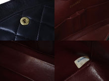 Load image into Gallery viewer, CHANEL シャネル マトラッセ Wフラップ チェーン ショルダーバッグ 2番台 ゴールド金具 ココマーク ロゴ 中古 55964