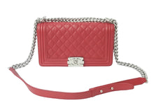 Load image into Gallery viewer, 極美品 CHANEL シャネル ショルダーバッグ ボーイシャネル 19番台 パンチング レザー レッド シルバー金具 中古 55976