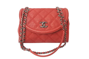 新品同様 CHANEL シャネル チェーンショルダーバッグ ココマーク キャビアスキン ステッチ 21番台 2015年 レッド 中古 55992