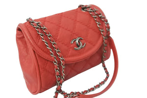 新品同様 CHANEL シャネル チェーンショルダーバッグ ココマーク キャビアスキン ステッチ 21番台 2015年 レッド 中古 55992