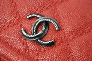 新品同様 CHANEL シャネル チェーンショルダーバッグ ココマーク キャビアスキン ステッチ 21番台 2015年 レッド 中古 55992