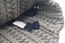 Load image into Gallery viewer, MARC JACOBS マークジェイコブス ニットキャップ カーキ Mサイズ 美品 中古 56014