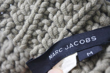 Load image into Gallery viewer, MARC JACOBS マークジェイコブス ニットキャップ カーキ Mサイズ 美品 中古 56014