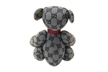 Load image into Gallery viewer, GUCCI グッチ GGキャンバス ぬいぐるみ 人形 テディーベア クマ ベージュ ネイビー 7077722 美品 中古 56023