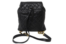 Load image into Gallery viewer, CHANEL シャネル ヴィンテージ リュック ココマーク マトラッセ 2番台 ラムスキン ブラック ゴールド金具 美品 中古 56064