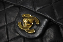 Load image into Gallery viewer, CHANEL シャネル ミニマトラッセ ココマーク ブラック シングルチェーンバッグ シングルフラップ レザー ゴールド金具 美品 中古 56067