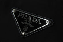 画像をギャラリービューアに読み込む, PRADA プラダショルダーバッグ 1BF081 ブラックロゴ シルバーチェーン ナイロン レザー 美品 中古 56077 