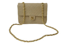 Load image into Gallery viewer, 極美品 CHANEL シャネル ショルダーバッグ ラムスキン 1番台 中マトラッセ ゴールド金具 ベージュ 中古 56085