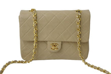 Load image into Gallery viewer, 極美品 CHANEL シャネル ショルダーバッグ ラムスキン 1番台 中マトラッセ ゴールド金具 ベージュ 中古 56085
