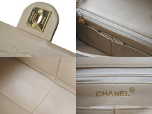 Load image into Gallery viewer, 極美品 CHANEL シャネル ショルダーバッグ ラムスキン 1番台 中マトラッセ ゴールド金具 ベージュ 中古 56085