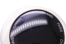 Load image into Gallery viewer, Chanel シャネル サングラス ロゴ 白 ココマーク ブラックレンズ ヴィンテージシャネル 01949 10601 美品 中古 56102