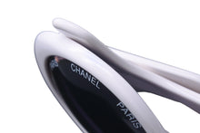 Load image into Gallery viewer, Chanel シャネル サングラス ロゴ 白 ココマーク ブラックレンズ ヴィンテージシャネル 01949 10601 美品 中古 56102