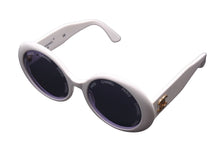 Load image into Gallery viewer, Chanel シャネル サングラス ロゴ 白 ココマーク ブラックレンズ ヴィンテージシャネル 01949 10601 美品 中古 56102