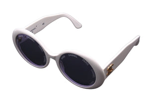 Chanel シャネル サングラス ロゴ 白 ココマーク ブラックレンズ ヴィンテージシャネル 01949 10601 美品 中古 56102