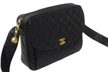Load image into Gallery viewer, CHANEL シャネル ショルダーバッグ マトラッセ 2番台 ココマーク ココボール ブラック キャビアスキン ゴールド 美品 中古 56146