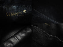 Load image into Gallery viewer, CHANEL シャネル ショルダーバッグ マトラッセ 2番台 ココマーク ココボール ブラック キャビアスキン ゴールド 美品 中古 56146