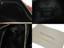 Load image into Gallery viewer, 極美品 LOUIS VUITTON ルイヴィトン ウルス フィッシャー ハンドバッグ M45552 スピーディバンドリエール25 レッド系 レザー タフテッド加工 中古 56148