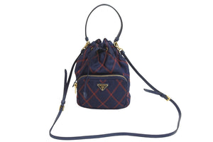 PRADA プラダショルダーバッグ 巾着チェック ナイロン 三角ロゴ CO190 ゴールド金具 美品 中古 56160 