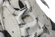 Load image into Gallery viewer, BALENCIAGA バレンシアガ スニーカー トリプルS トレーナー adidasコラボ サイズ37 ホワイト ブラック 712821W2ZB1 美品 中古 56174