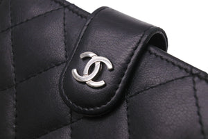 CHANEL シャネル 二つ折り財布 マトラッセ ラムスキン 17番台 ブラック シルバー金具 良品 中古 56188