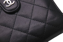 Load image into Gallery viewer, CHANEL シャネル 二つ折り財布 マトラッセ ラムスキン 17番台 ブラック シルバー金具 良品 中古 56188