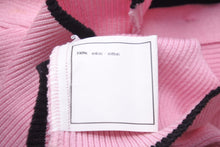 Load image into Gallery viewer, CHANEL シャネル 半袖Ｔシャツ チビT ココマークボタン PO5191V00233 95P ピンク ブラック サイズ38 中古 56196