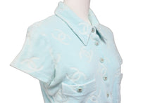 Load image into Gallery viewer, CHANEL シャネル ヴィンテージ ボタン半袖Ｔシャツ ベロア ココマーク 総柄 スカイブルー サイズ38 美品 中古 56200