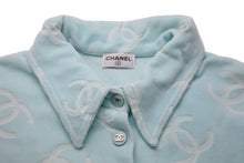 Load image into Gallery viewer, CHANEL シャネル ヴィンテージ ボタン半袖Ｔシャツ ベロア ココマーク 総柄 スカイブルー サイズ38 美品 中古 56200
