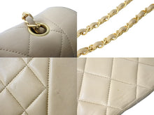Load image into Gallery viewer, CHANEL シャネル ショルダーバッグ ダイアナ22 マトラッセ チェーン ヴィンテージ 2番台 ベージュ ゴールド金具 美品 中古 56317