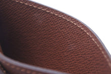Load image into Gallery viewer, 極美品 LOUIS VUITTON ルイヴィトン モノグラム ポルトカルトサーンプル カードケース ブラウン ロゴ 小物 M61733 中古 56331