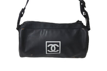 Load image into Gallery viewer, CHANEL シャネル ショルダーバッグ クロスボディバッグ スポーツライン 筒型 8番台 2003年 A24984 ラバー ブラック 良品 中古 56511